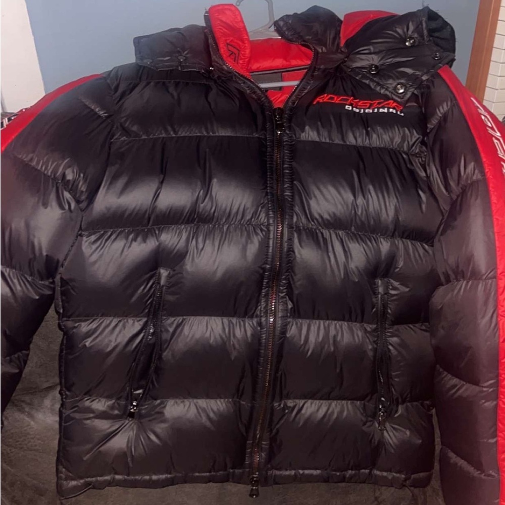 Black Pyramid crew neck size medium